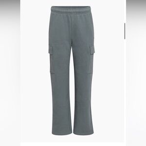 Aritzia TNA Cozy Fleece Mega Cargo Sweatpant. Echo Grey Size Medium.